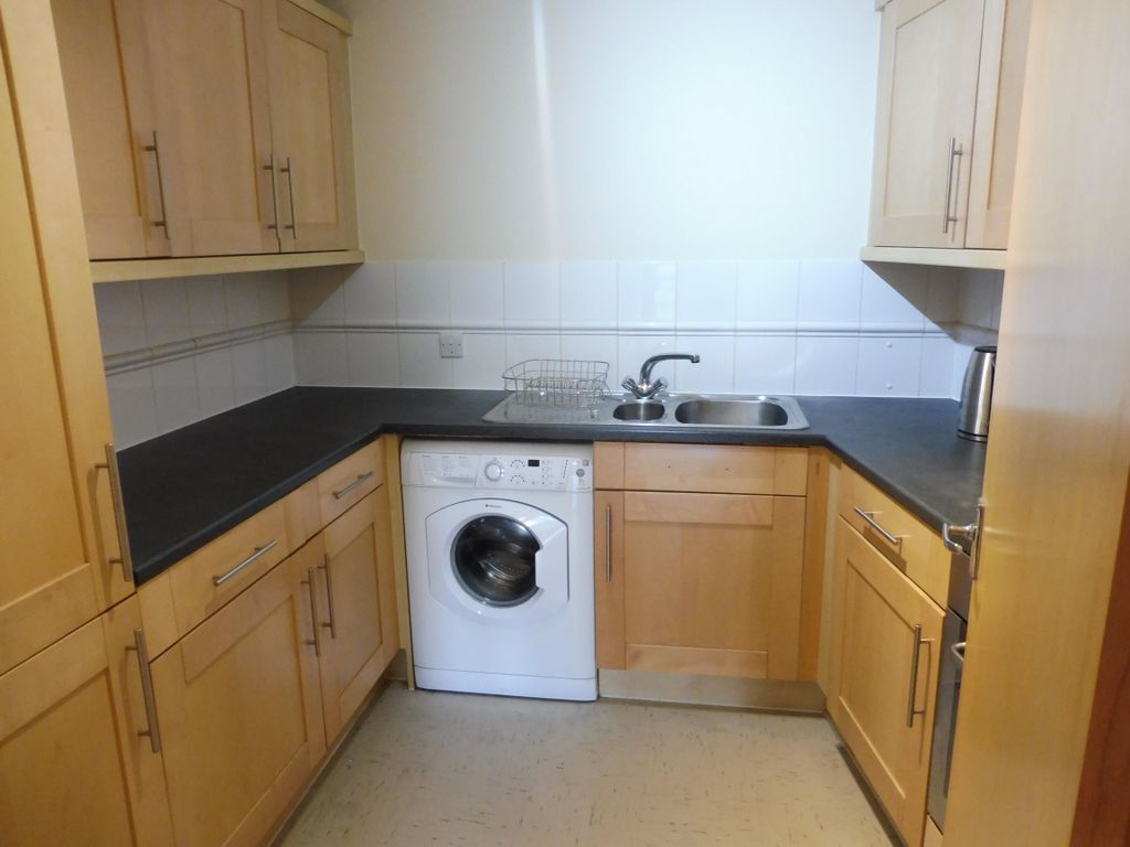 Property photo 3 of 7 Kitchen