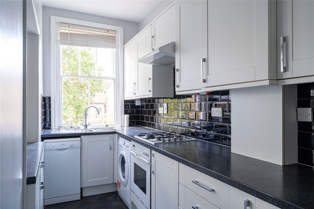Property photo 3 of 11 Picture No. 06