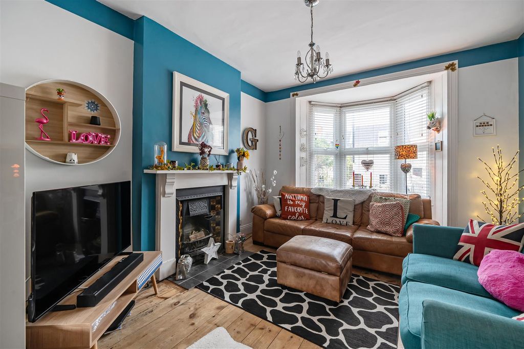 Property photo 2 of 23 1374172-10-69034Df223633.Jpg