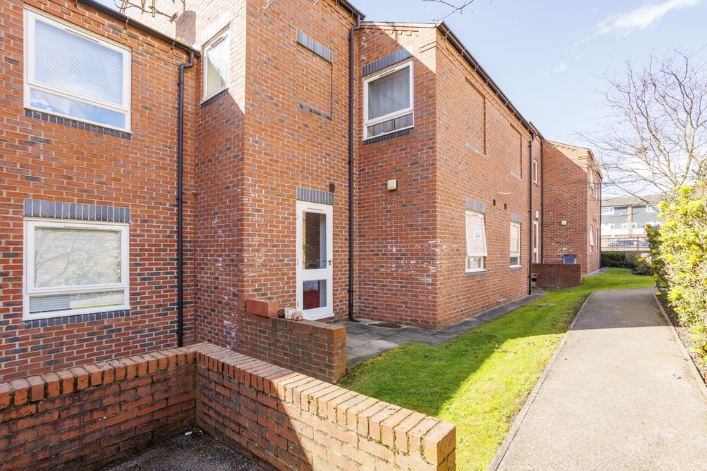 Property photo 2 of 10 Flat_6_Foss_House_17