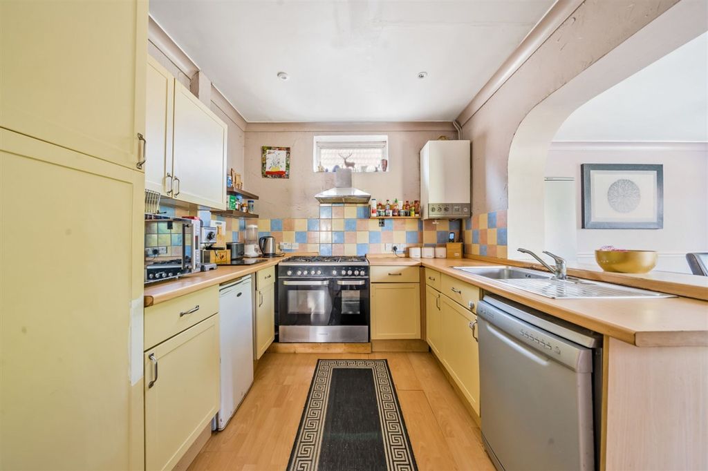 Property photo 3 of 14
