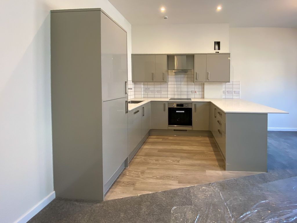 Property photo 2 of 12 Kitchen/Lounge