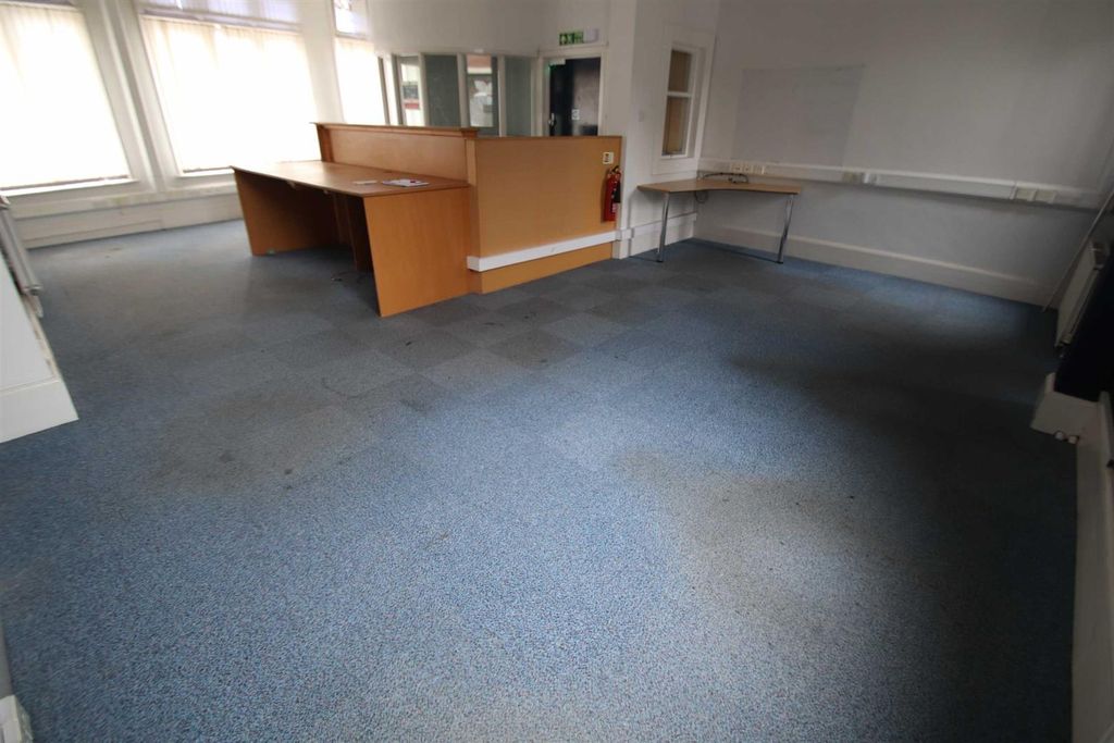 Property photo 3 of 5