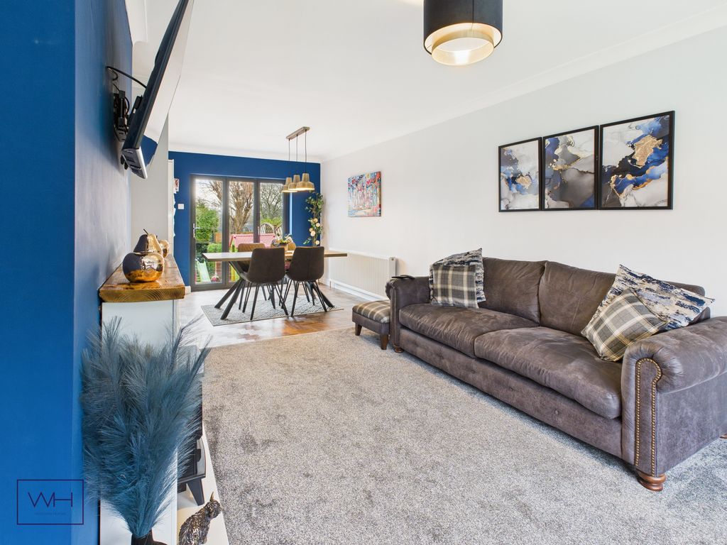 Property photo 3 of 14 Cam03785G0-Pr0212-Still001