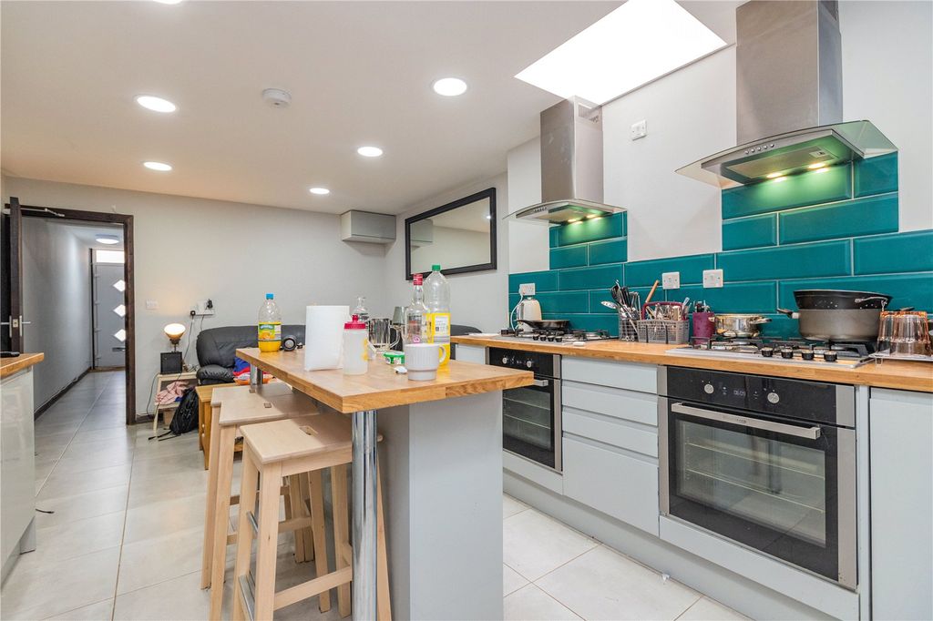 Property photo 3 of 29 Picture No. 27