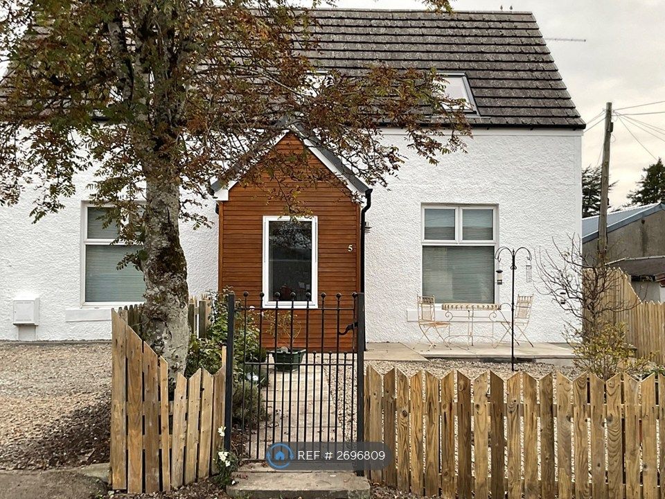 Property photo 2 of 18