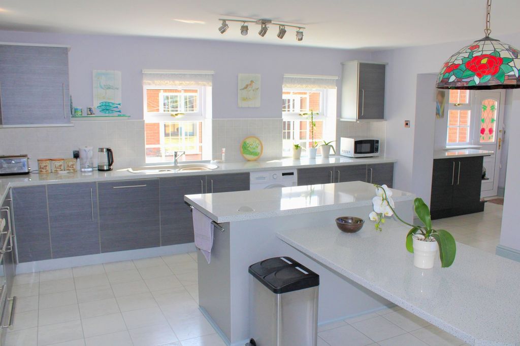 Additional image 13 of 5 bed detached house for saleKirton Road, Greetwell DN20
