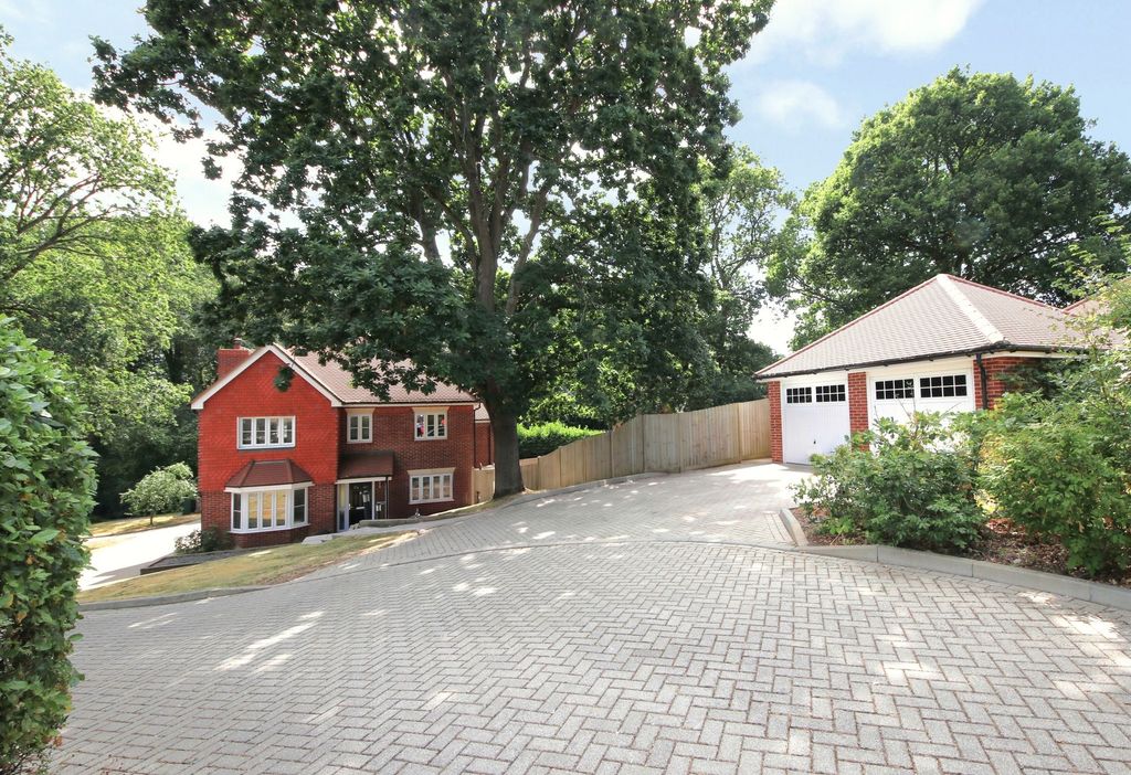 Property photo 1 of 24