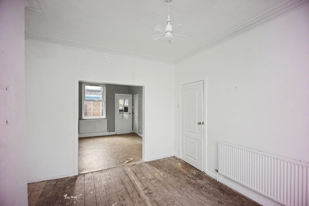 Property photo 3 of 16 20 Montague Road, Old Swan, Liverpool, L13 5Te