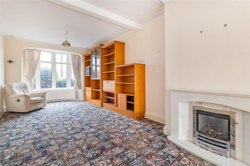 Property photo 2 of 28 Lounge/Diner