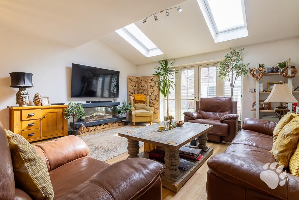 Property photo 3 of 30 Open-Plan Lounge / Kitchen / Diner