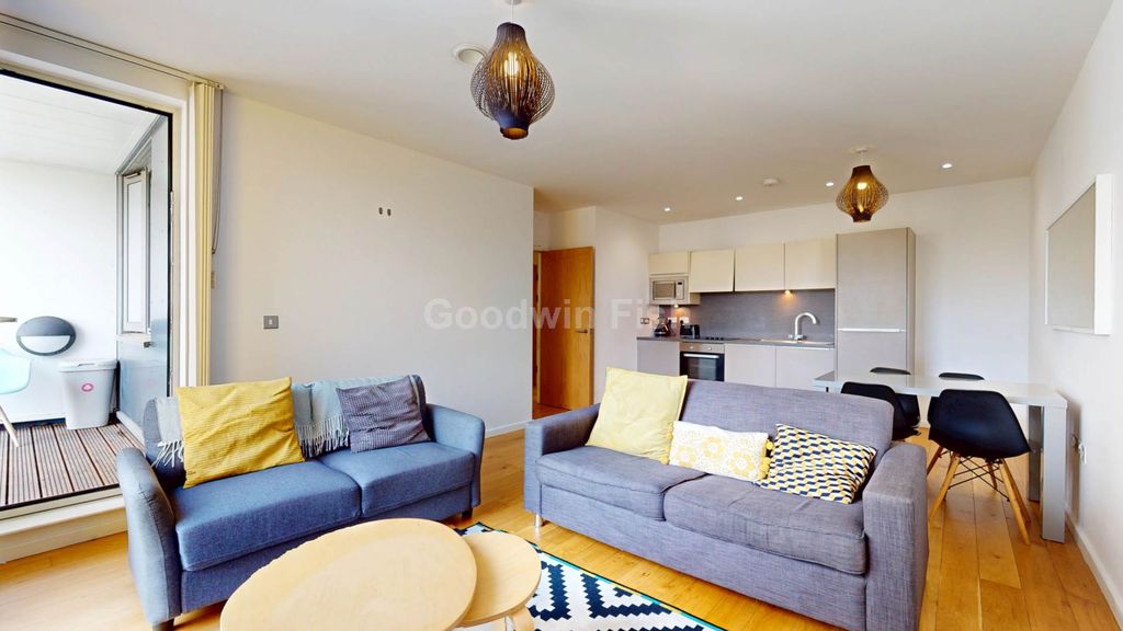 Property photo 1 of 18