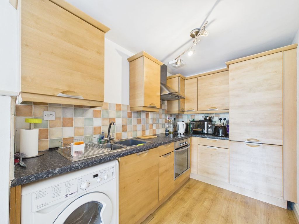 Property photo 3 of 11