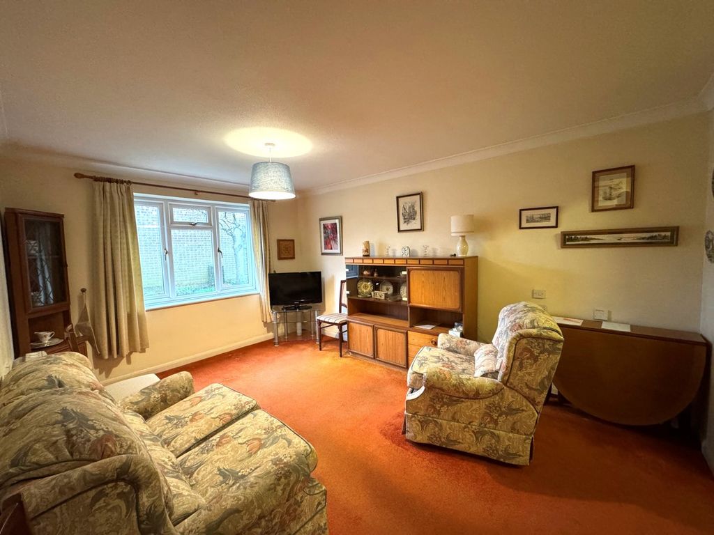 Property photo 2 of 12