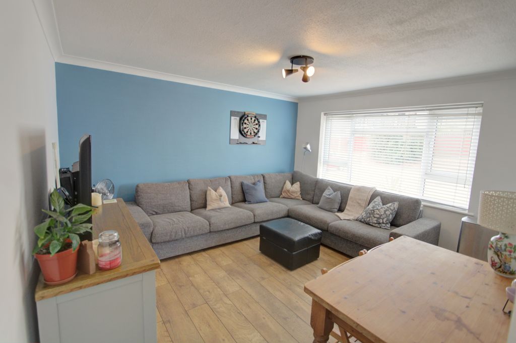 Property photo 2 of 13 Lounge A
