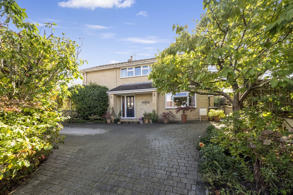 Property photo 1 of 28