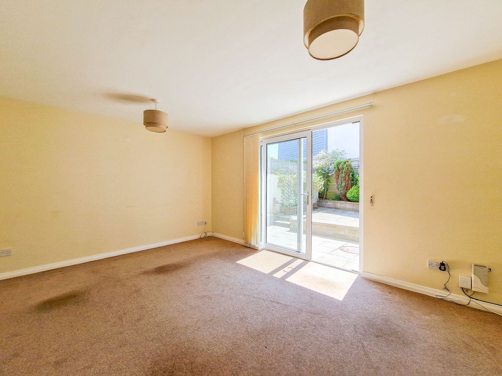 Property photo 3 of 25