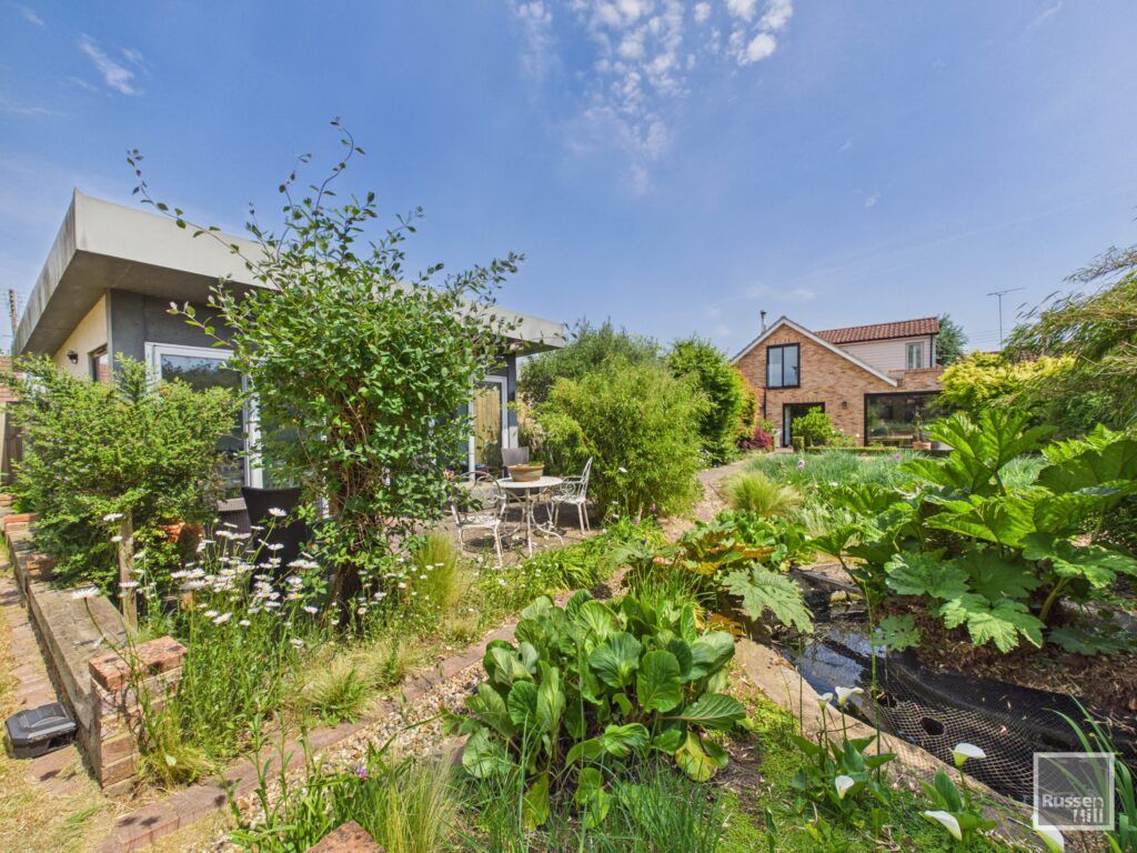 Property photo 1 of 42