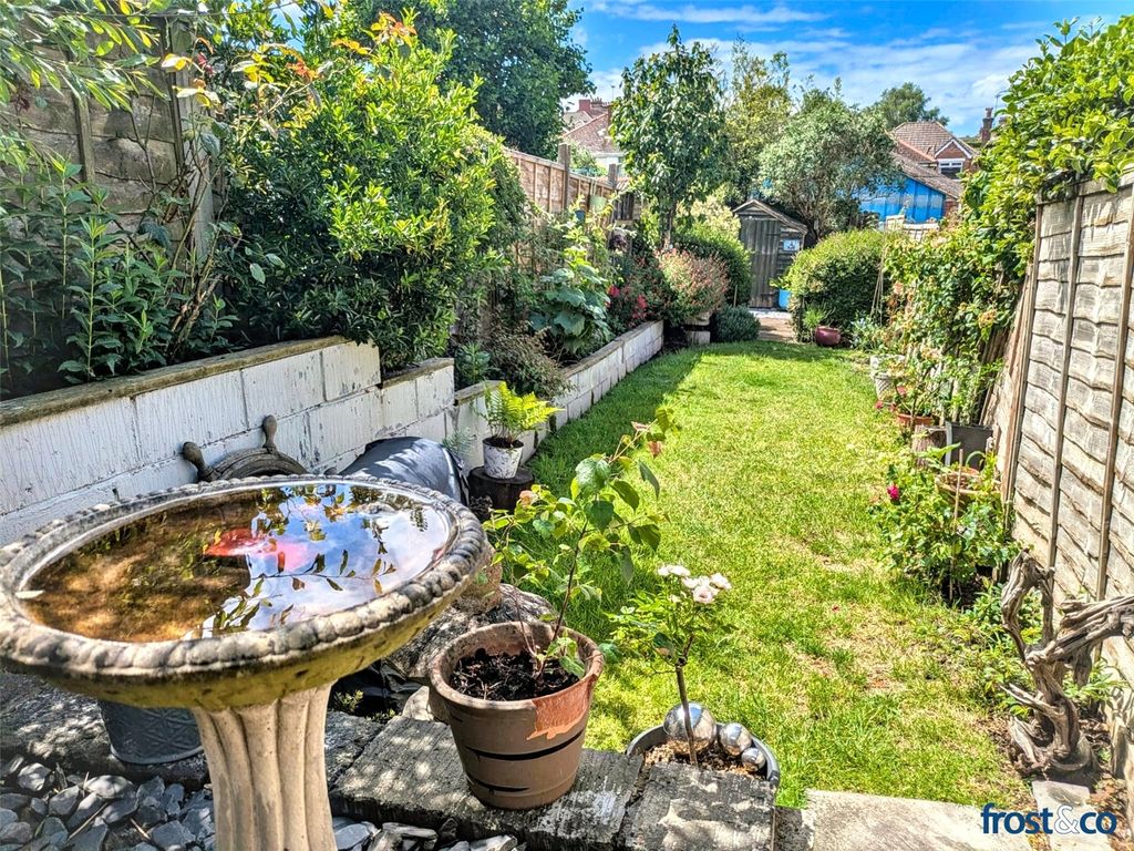Property photo 2 of 13 Garden