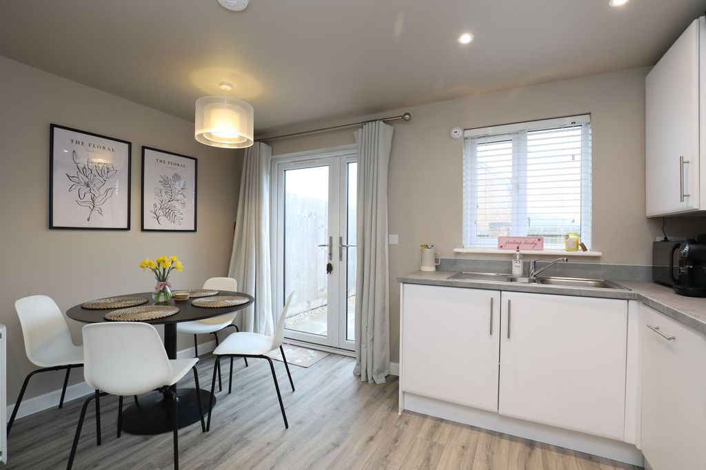 Property photo 3 of 36