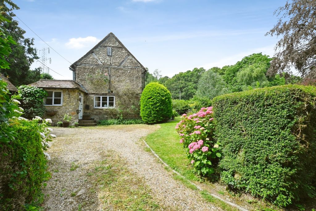 Property photo 2 of 19 Pbox-Img.Jpg