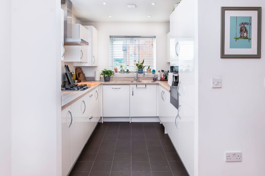 Property photo 2 of 13