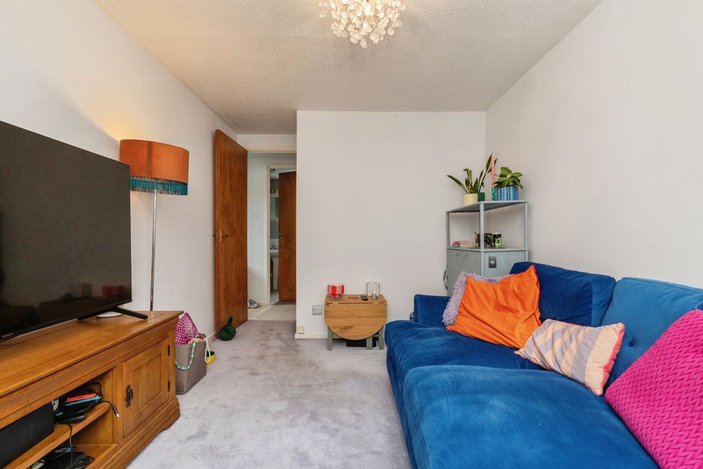Property photo 3 of 11