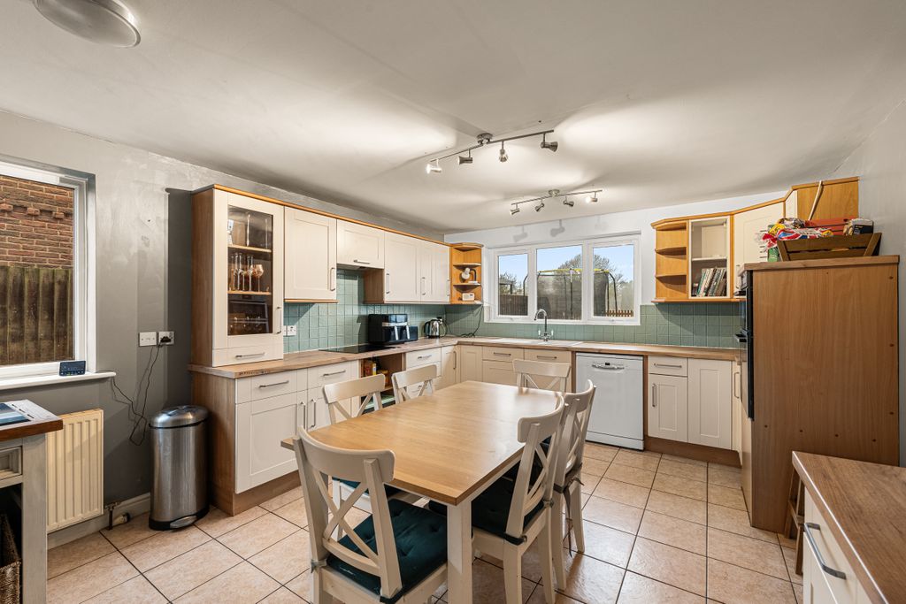 Property photo 3 of 24