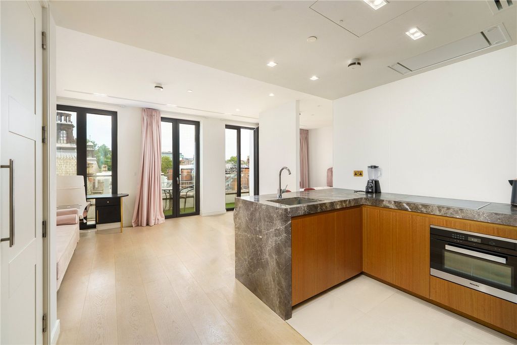 Property photo 3 of 10 Picture No. 01