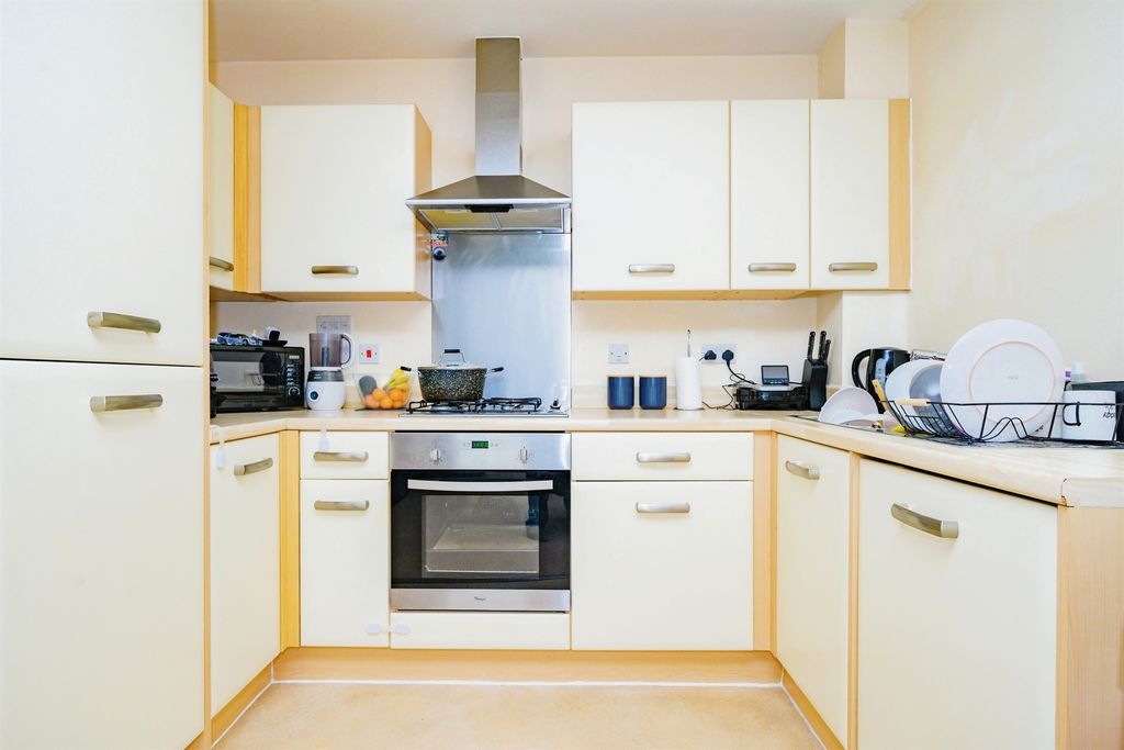 Property photo 2 of 13