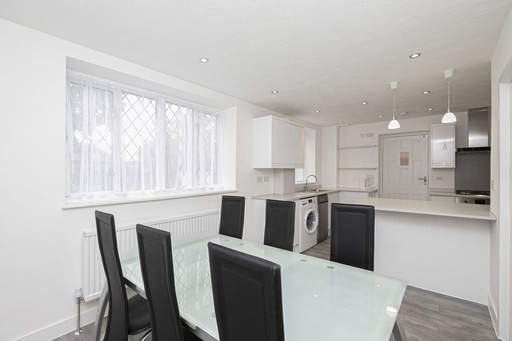 Property photo 3 of 16 Photo 18