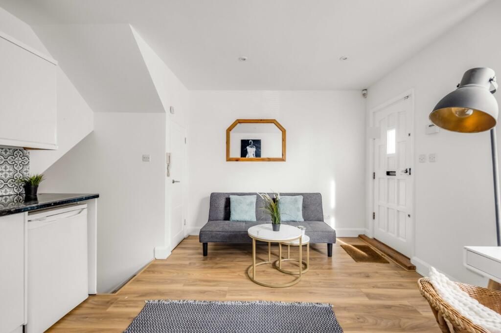 Property photo 2 of 18 Photo 1