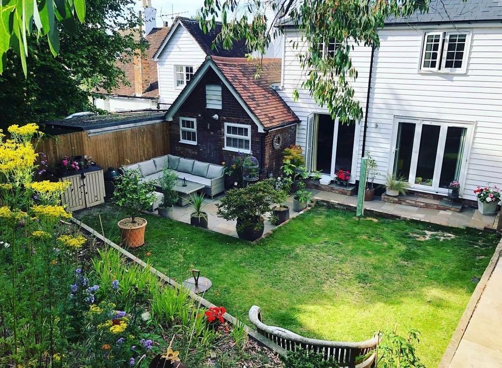 Property photo 2 of 18