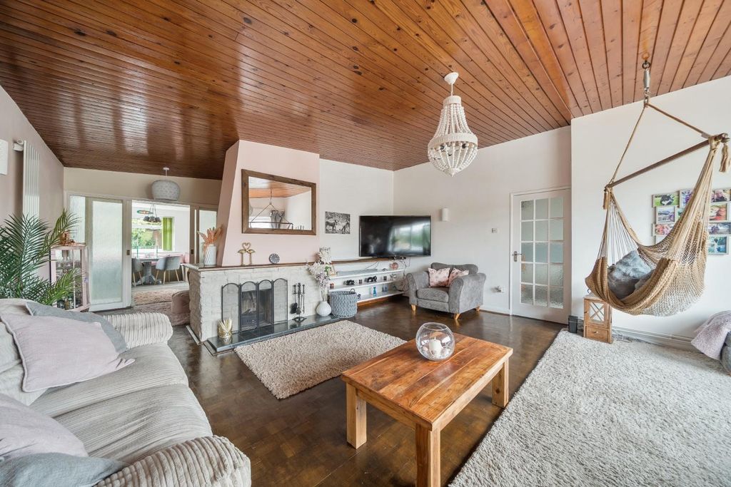 Property photo 3 of 19 1501505-5-6A720985E1033.Jpg