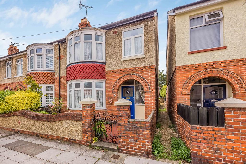 Property photo 1 of 21 8 Wesley Grove, Copnor-Small-Porticomarketing-Sold