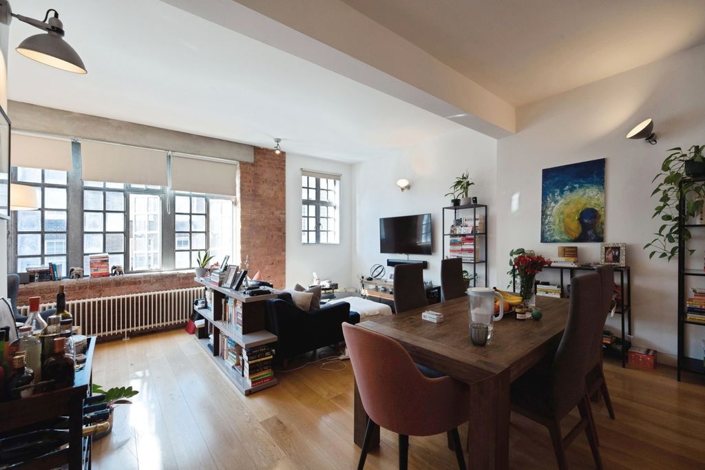 Property photo 2 of 20 Pbox-Img.Jpg