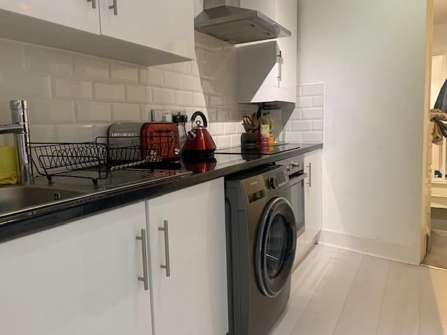 Property photo 2 of 6 Kitchen