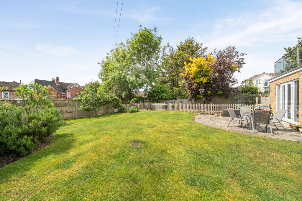 Additional image 13 of 4 bed detached house for saleGrove Road, Fareham, Hampshire PO16