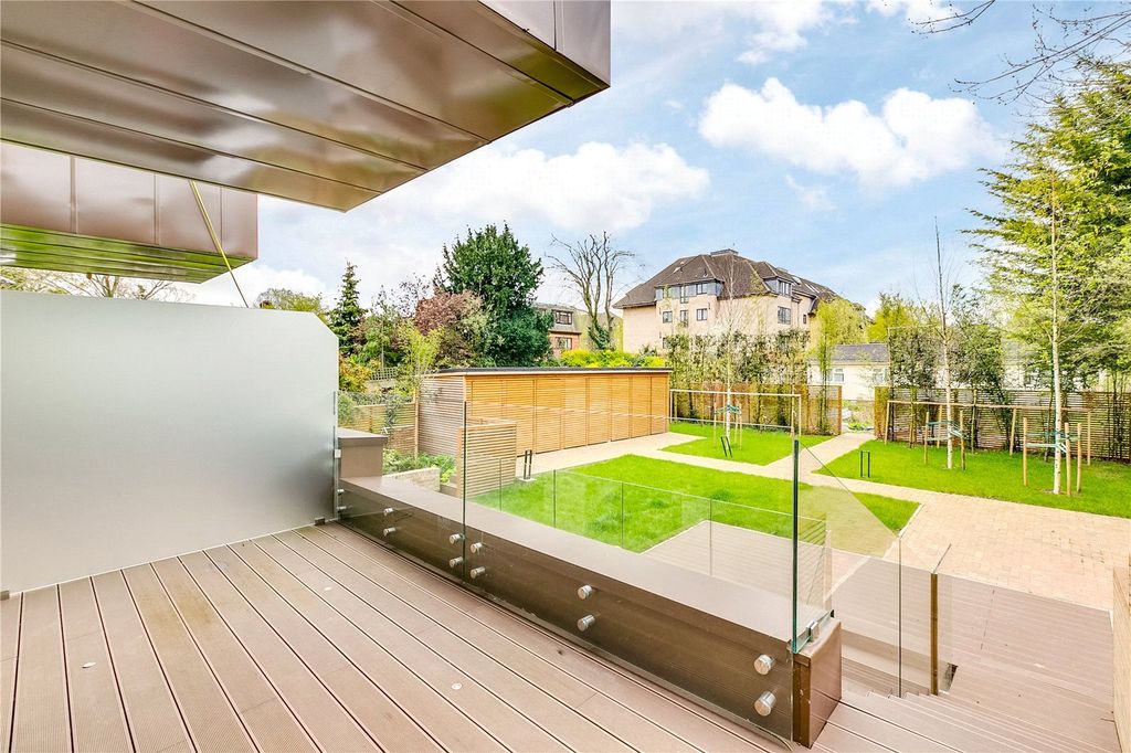 Property photo 1 of 17 Picture No. 23