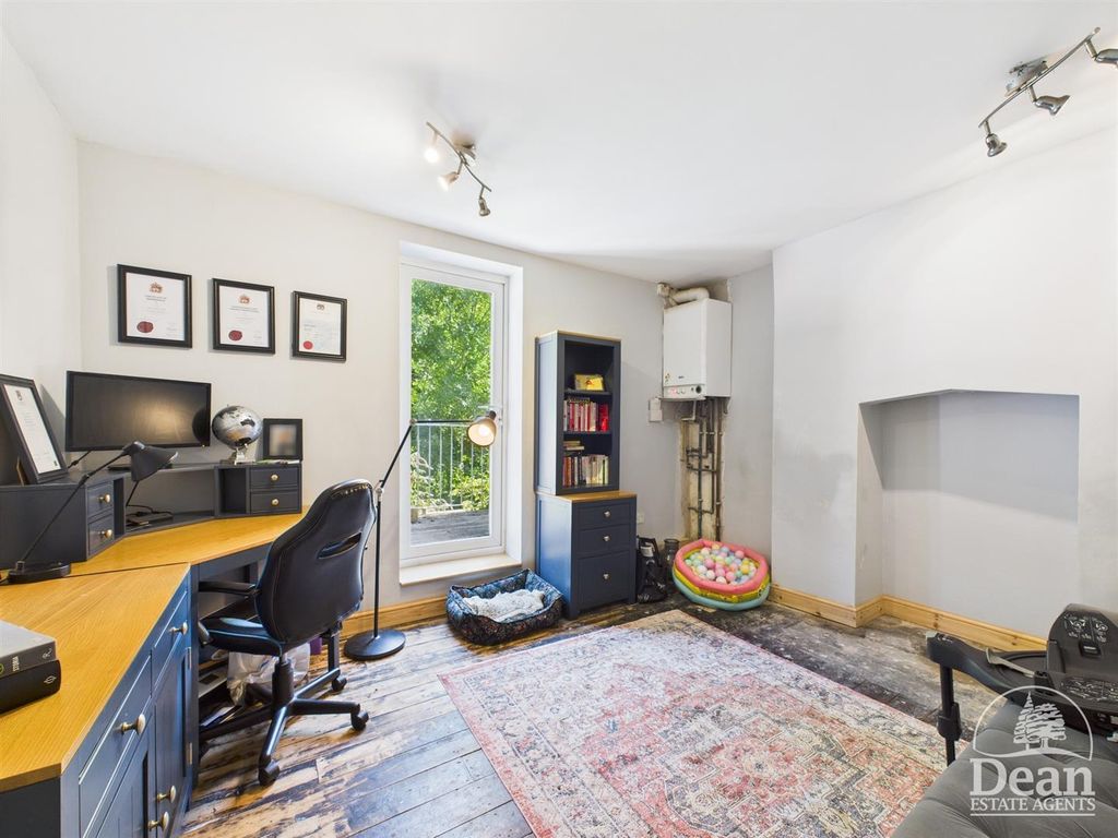 Property photo 3 of 16
