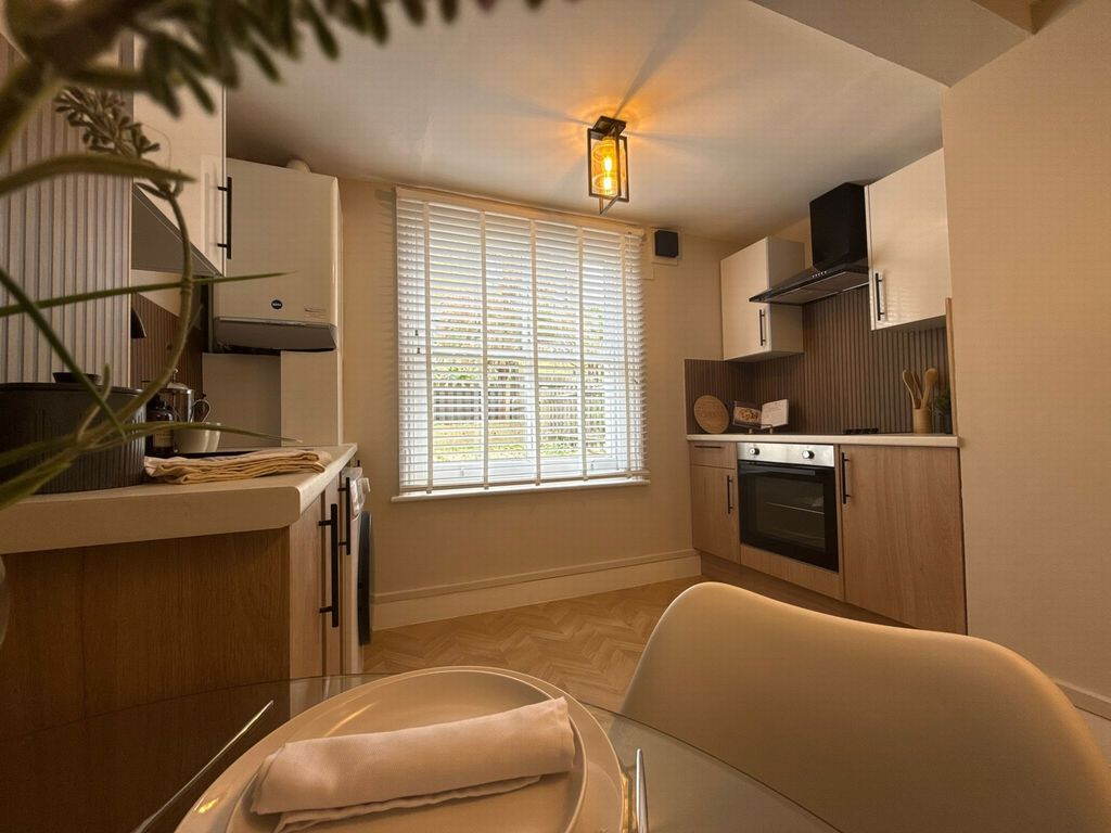 Property photo 3 of 17 Photo 12