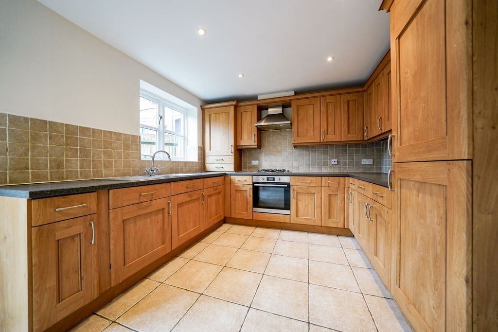 Property photo 3 of 20 Dsc03997