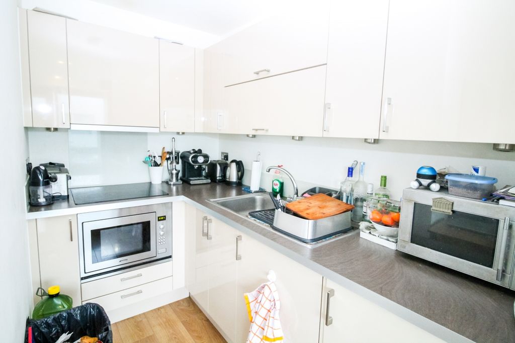 Property photo 2 of 5 Kitchen Craig Tower,