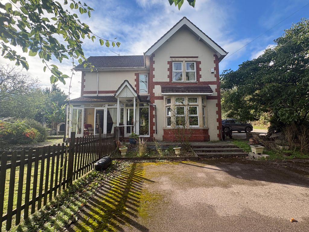 Property photo 3 of 19