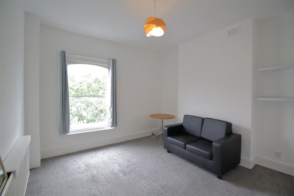 Property photo 1 of 8 Eden Harper Kellett Road
