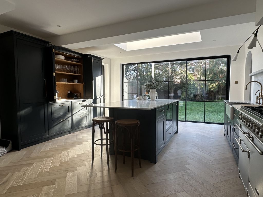 Property photo 3 of 17 Diner