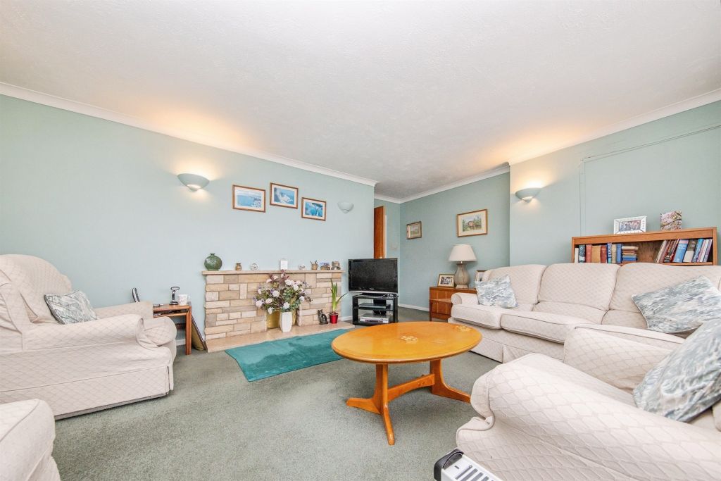 Property photo 2 of 20