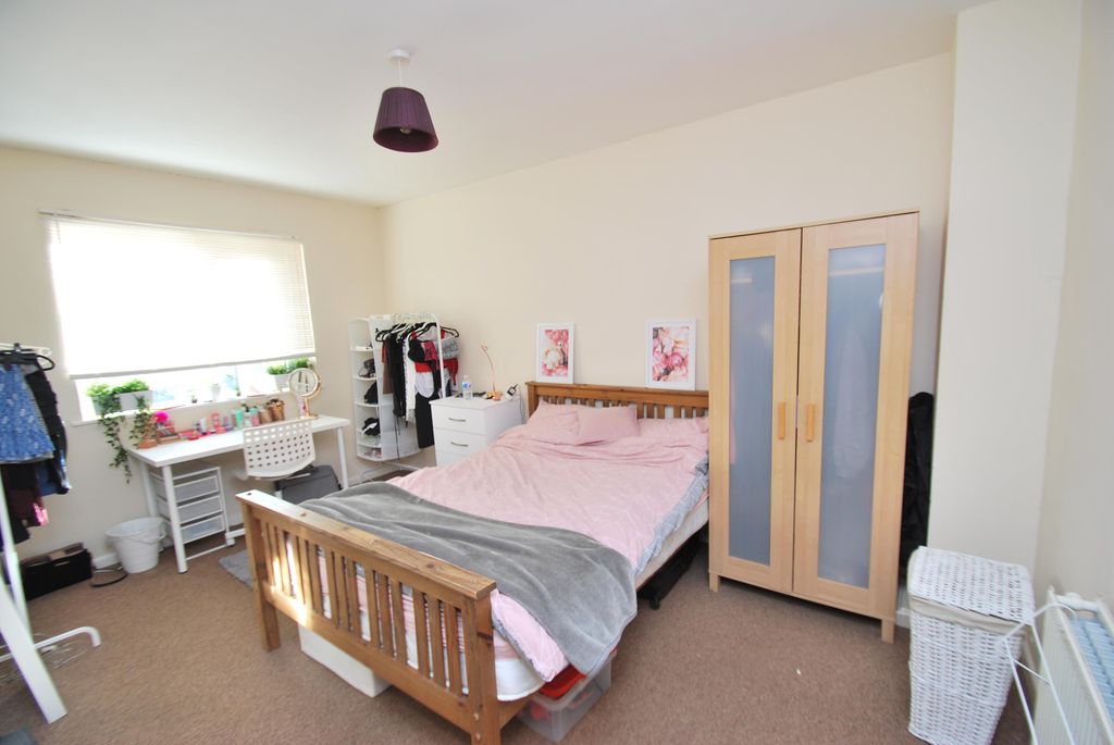 Property photo 2 of 7 Bedroom 1