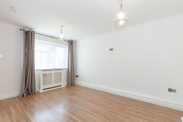 Property photo 2 of 9 244982