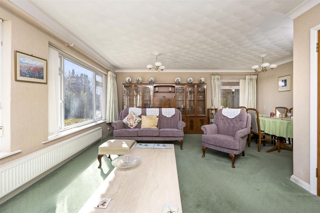 Property photo 3 of 19 Cumberland Avenue_20-006.Jpg